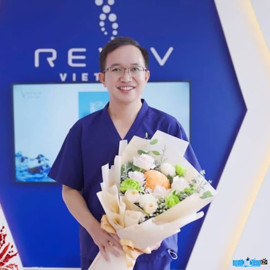 Bác sĩ Trần Minh (Trần Nhựt Minh) cải thiện chất lượng cuốc ống cho nhiều bệnh nhân