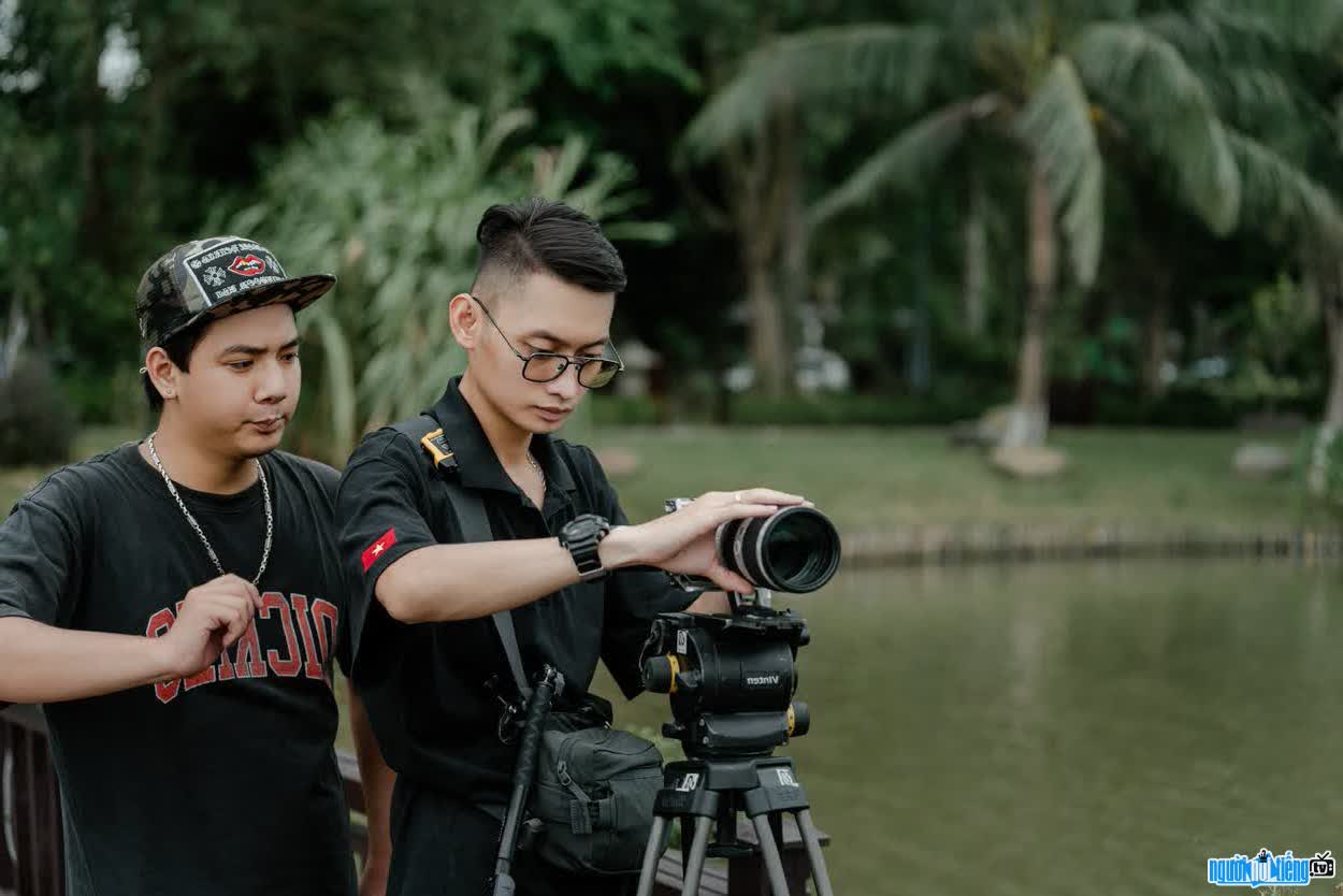 Hình ảnh Nguyễn Chu Tuấn Anh tận tâm với công việc
