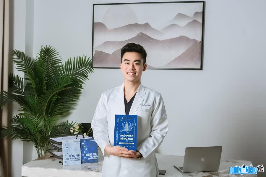 Bác sĩ Đỗ Trung Kiên (BS Kiên - Tiếng Anh Y Khoa) sở hữu IELTS 8.0