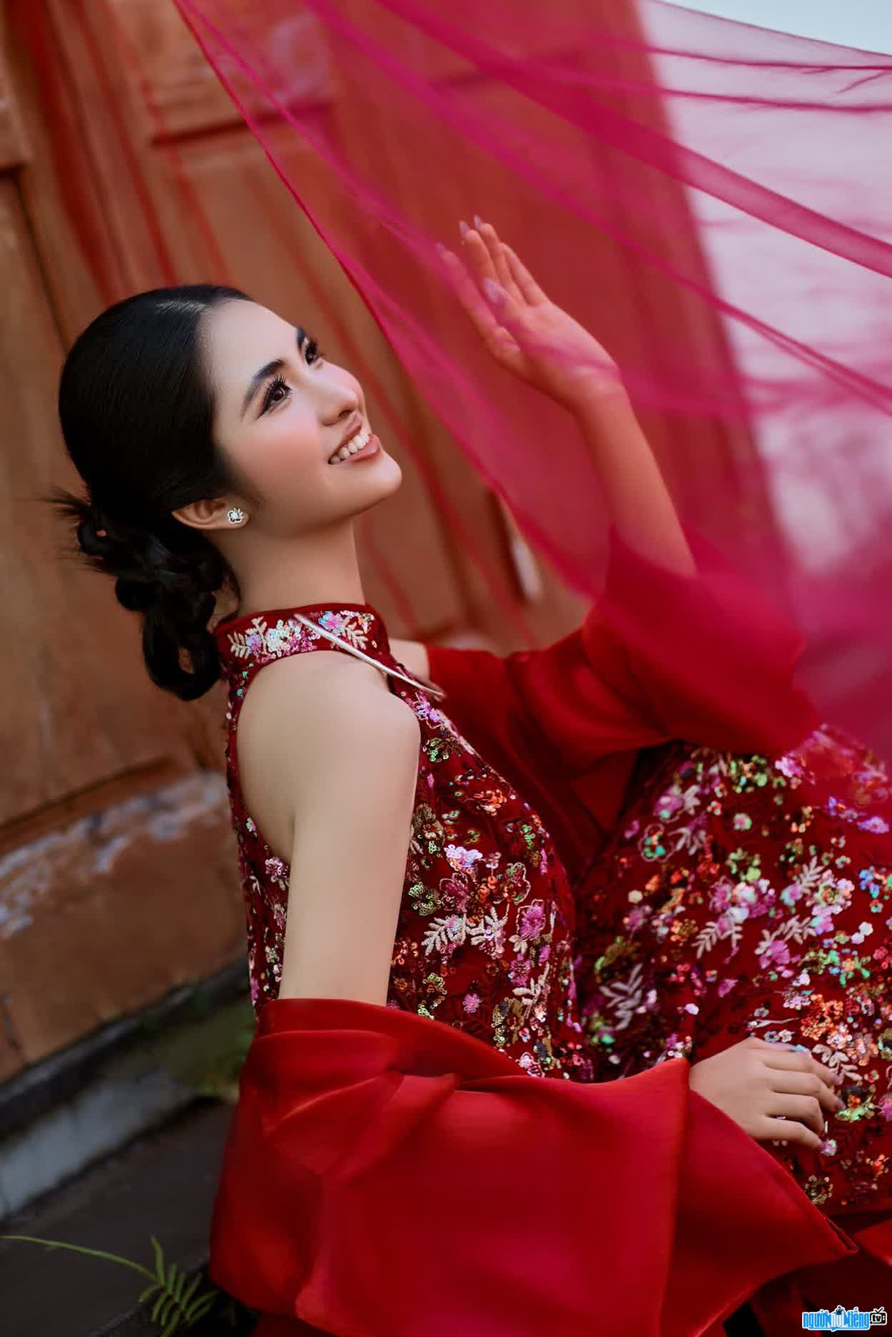 Hình ảnh Lê Phương Nghi quyến rũ