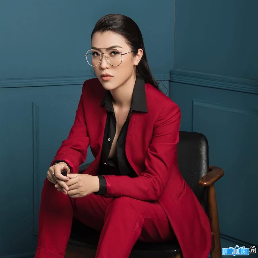 Chuyên gia Mai Tường Vy cá tính và bản lĩnh