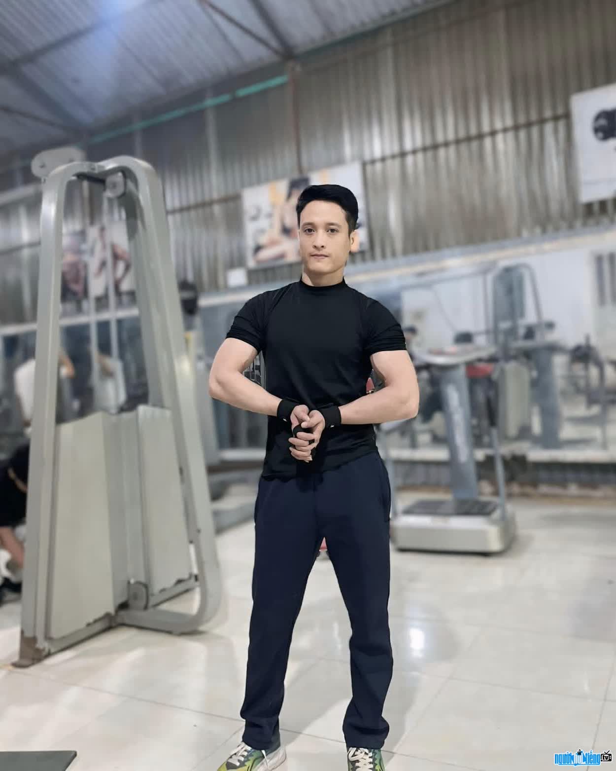 Hình ảnh Lý Đình Thắng yêu thích thể thao