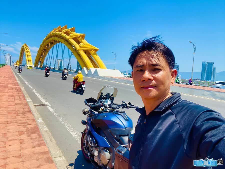 Youtuber Út Lụi 299 phá kỷ lục đi từ Sài Gòn ra Hà Nội