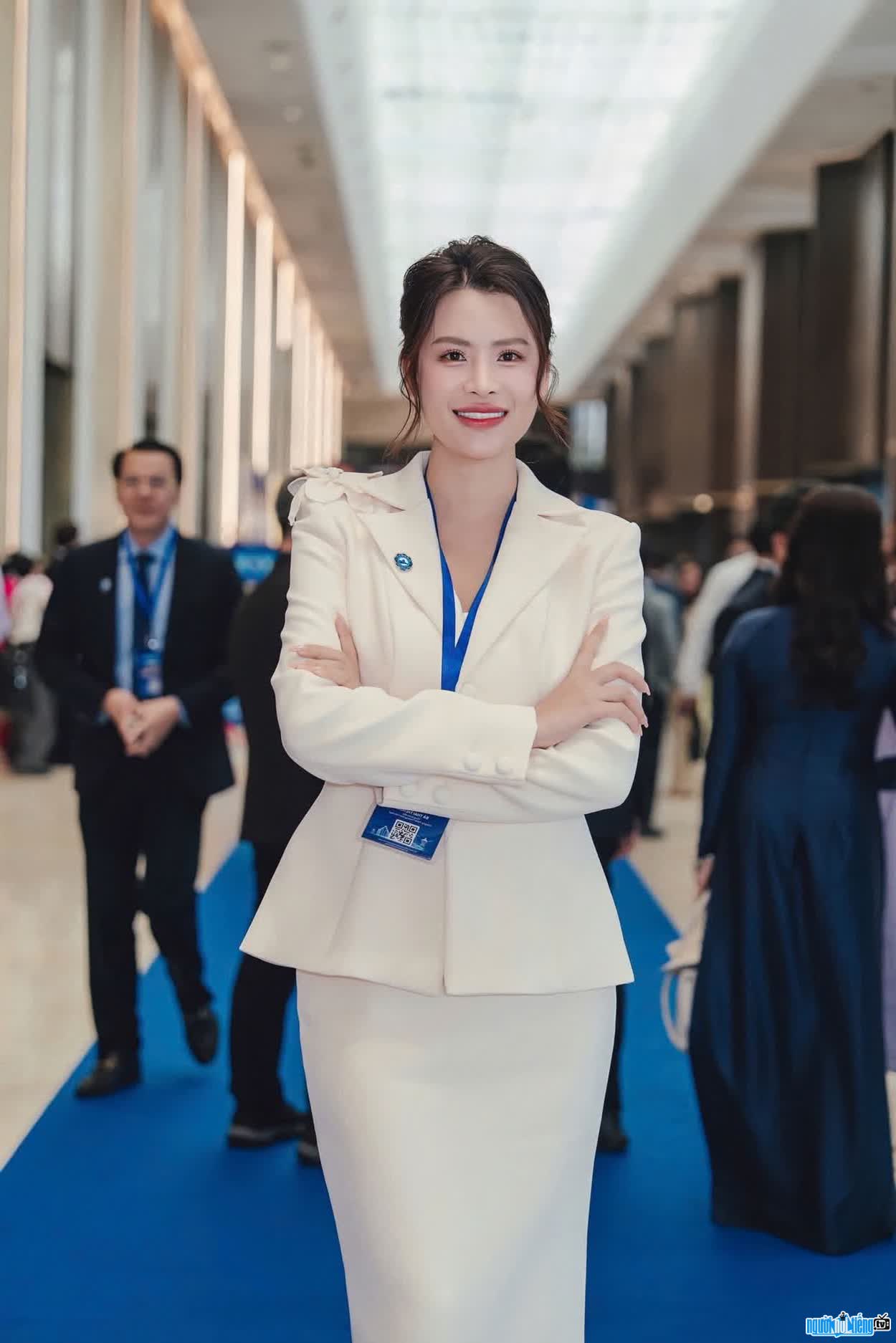 Thái Thị Hoa không chỉ xinh đẹp còn là doanh nhân thành đạt