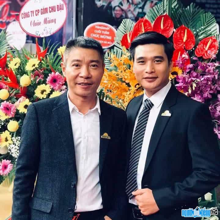 Dien vien Dinh Hung chup anh cung dien vien Cong Ly