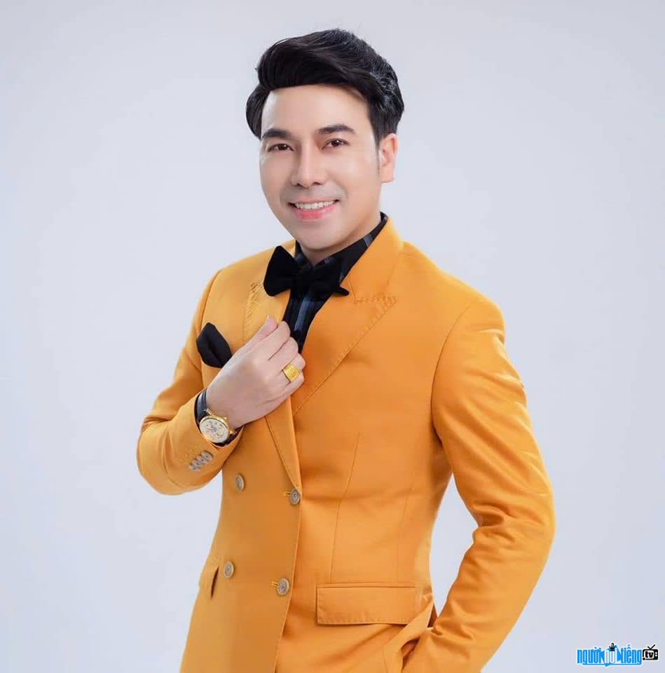 Hinh anh MC Vinh Quang ETM da tai da nghe