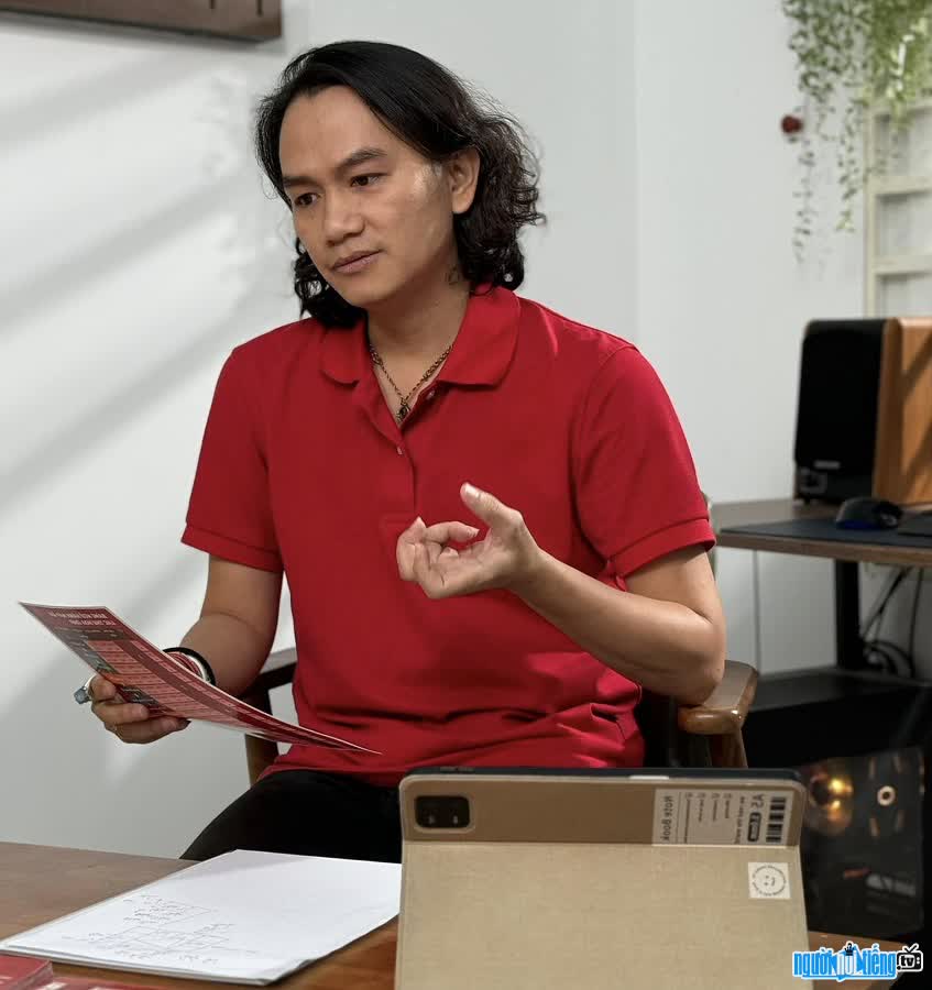 Thầy phong thủy Thiên Luân Lạc Việt tư vấn cho khách hàng