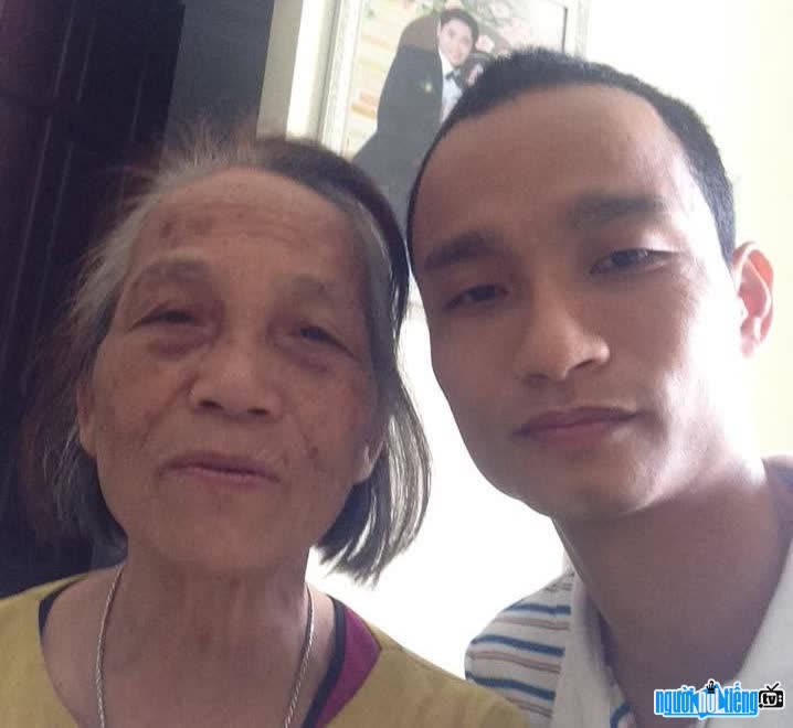 Teacher Ngo Thuy Trinh is the mother of famous lawyer Nguyen An Binh