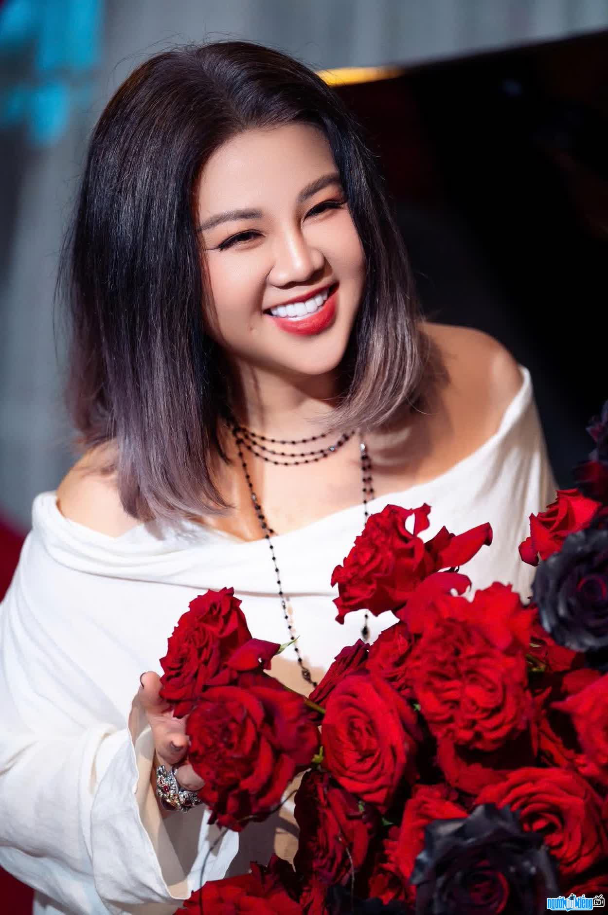 Hình ảnh CEO Lê Hạnh tài năng