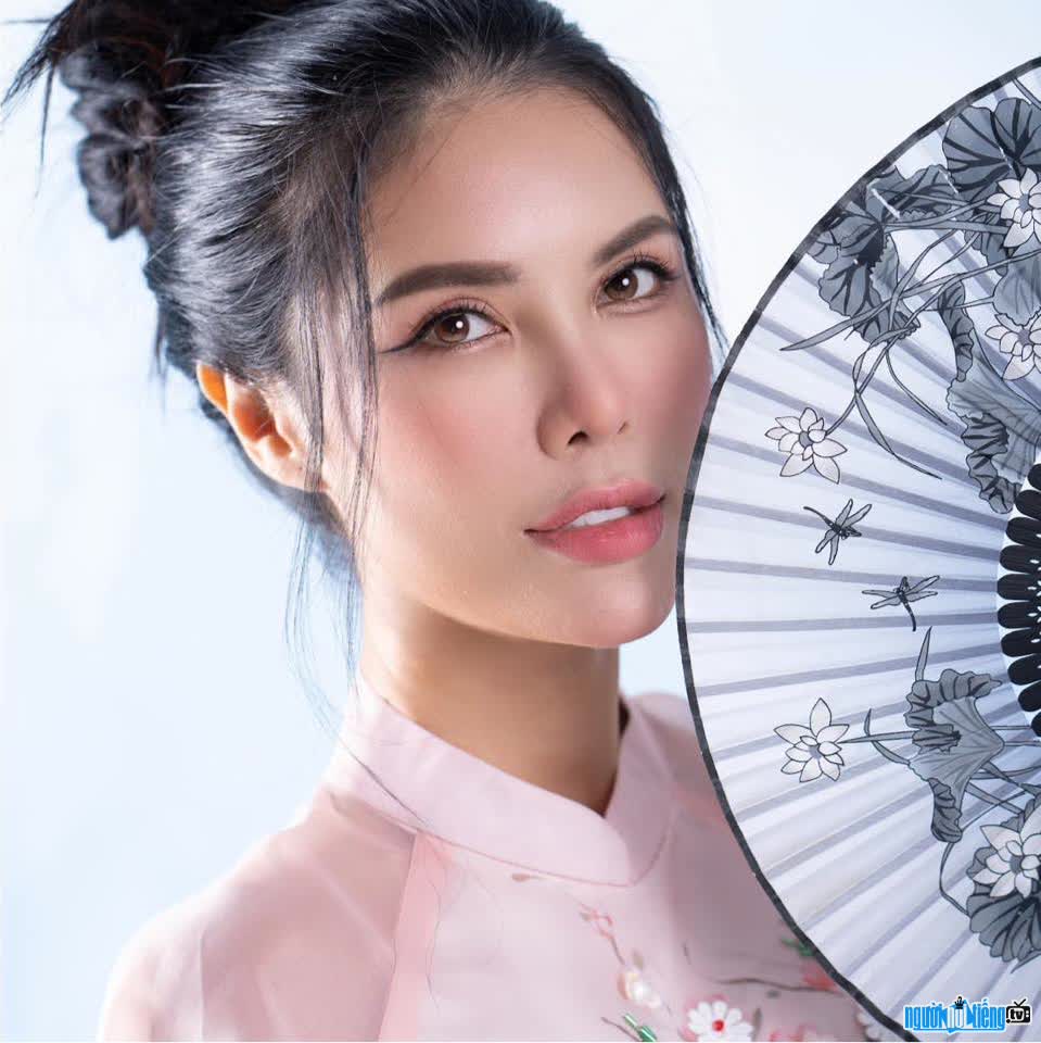 Hình ảnh KimMy Bùi đầy quyến rũ