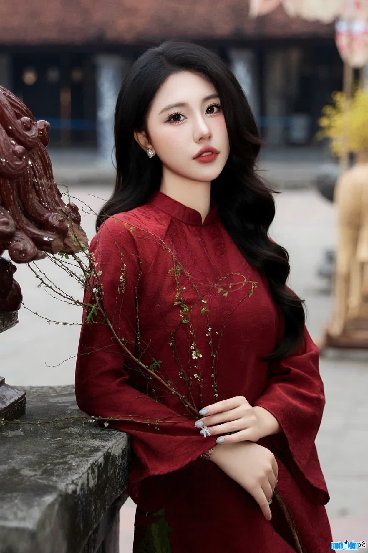 Hình ảnh Đinh Thị Phương Anh đắm thắm