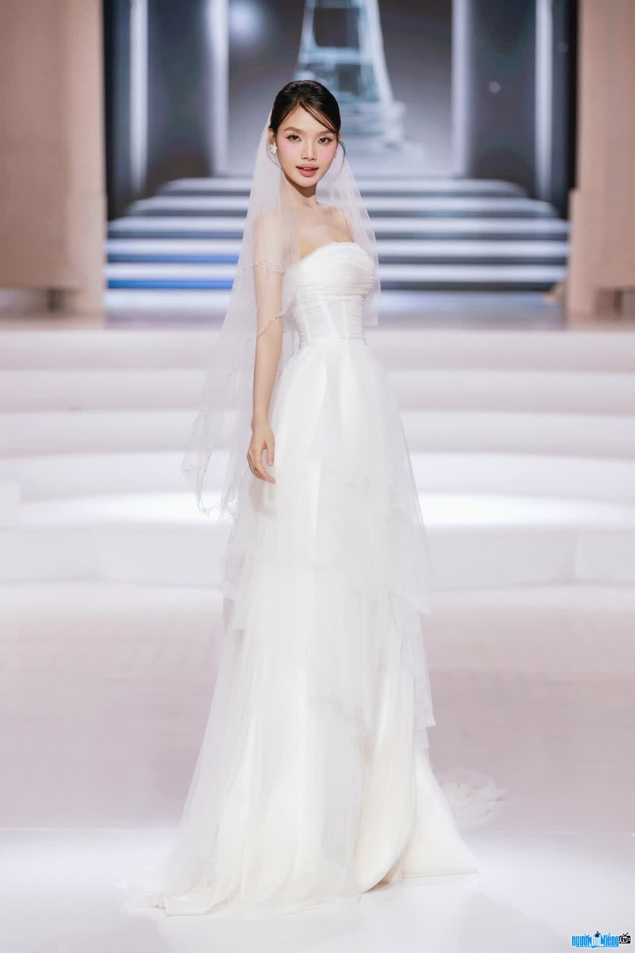 Hình ảnh Đan Phượng trên sàn catwalk