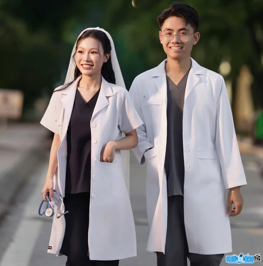 Chuyện tình của bác sĩ Đặng Quang Đại hot rần rần trên mạng xã hội