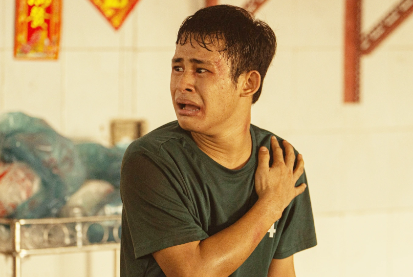 Diễn viên Đinh Viết Tường khiến khán giả xúc động trong phim Trại Buôn Người