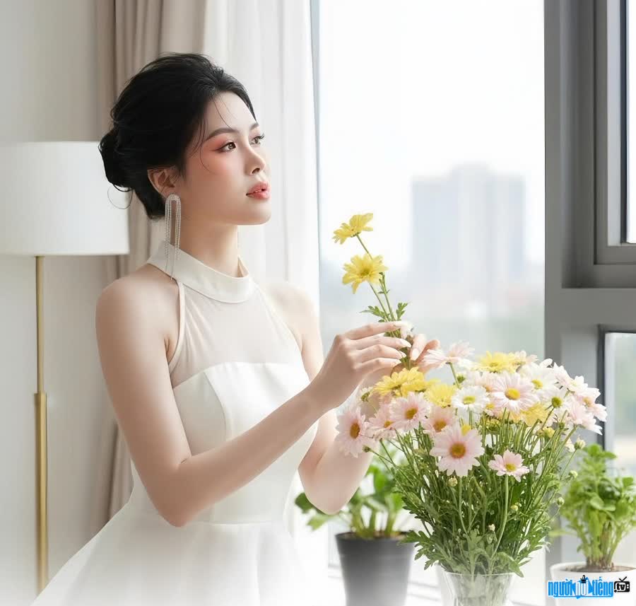 Chuyên gia tâm lý Thanh Hương đẹp dịu dàng