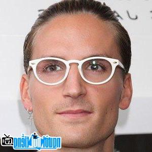 Một bức ảnh mới về Oliver Proudlock- Sao Reality nổi tiếng Anh