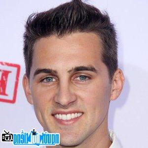 Latest pictures of Star Vine Star Cody Johns