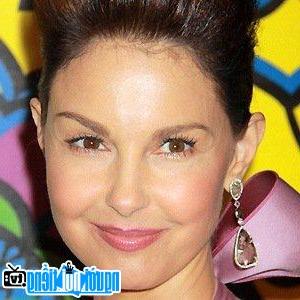 A portrait picture of Actress Ashley Judd