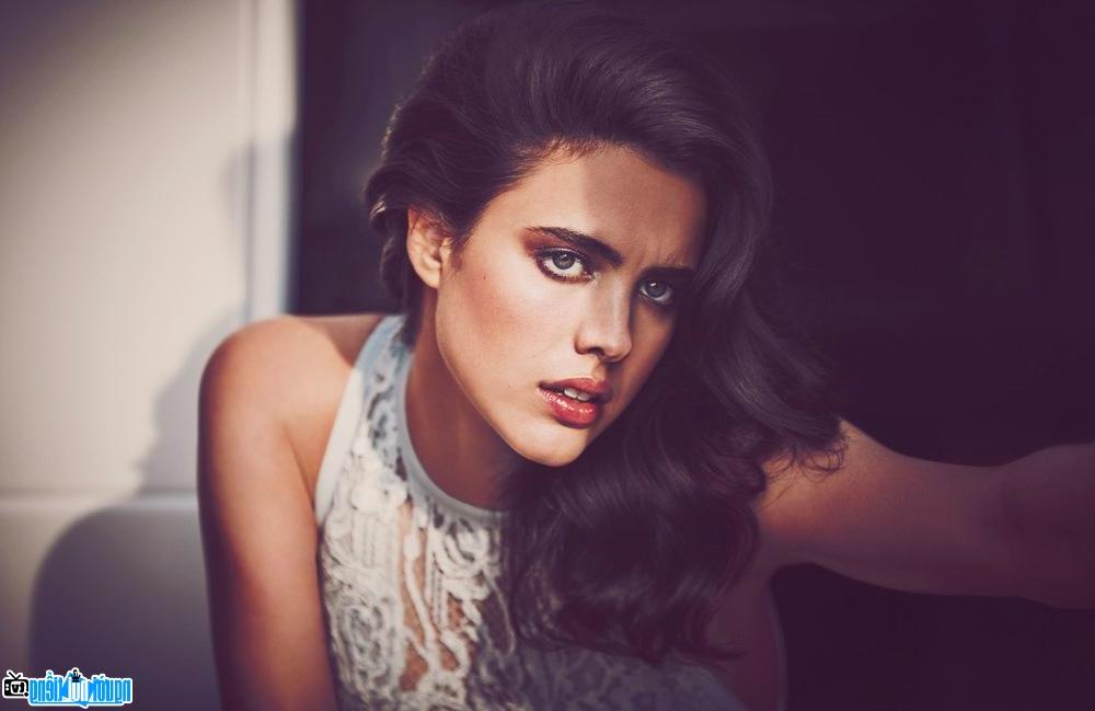 Actress picture Margaret Qualley is beautiful and sexy