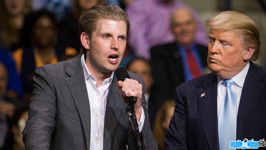  Photo of businessman Eric Trump with his father - New US President Donald Trump
