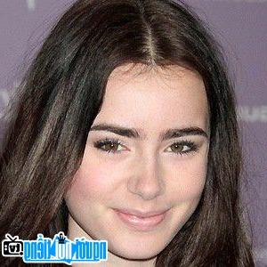 Latest Picture Of Actress Lily Collins