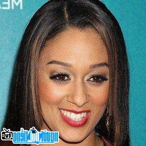 A portrait picture of TV Actress Tia Mowry picture