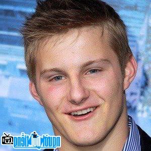 A portrait picture of Actor Alexander Ludwig