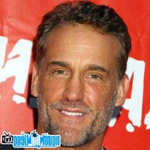 Image of John Wesley Shipp