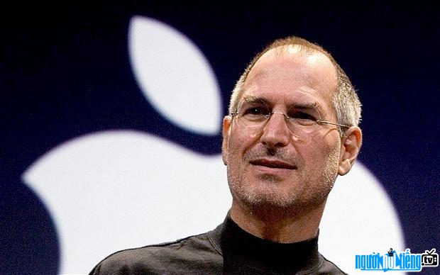  Steve Jobs was named by Fortune magazine as the most powerful person in the business world