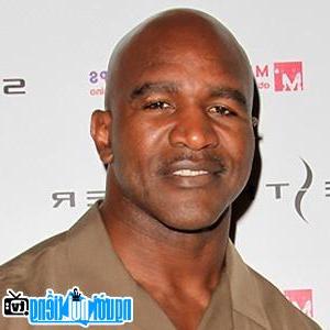 Latest picture of Athlete Evander Holyfield