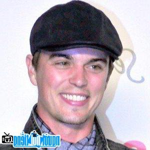 Latest pictures of Male Opera Darin Brooks