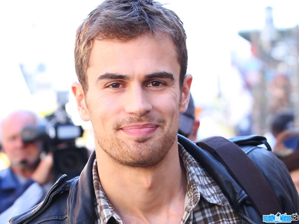 Latest picture of TV Actor Theo James