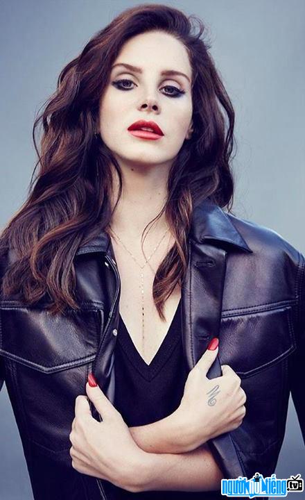 Latest Pictures of Pop Singer Lana Del Rey