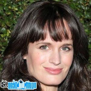A New Picture of Elizabeth Reaser- Famous Michigan TV Actress