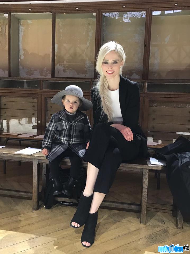Model Coco Rocha with her daughter