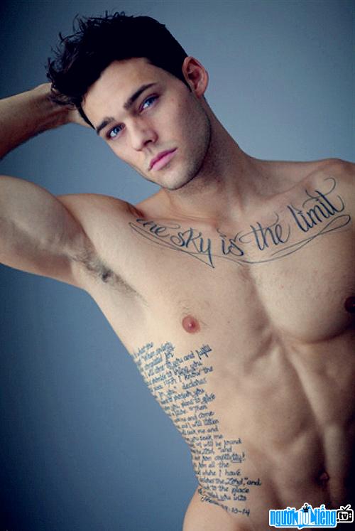 Holden Nowell model shows off her physical beauty