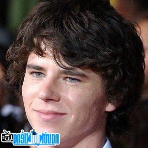 Latest Picture of TV Actor Charlie McDermott