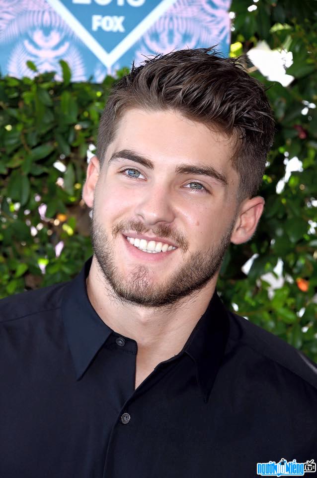 Cody Christian actor is more famous for revealing hot clips