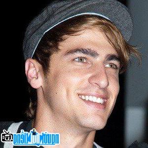 Latest Picture of TV Actor Kendall Schmidt