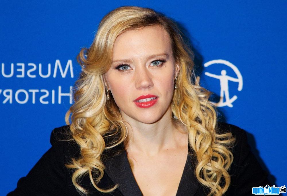 Latest pictures of Comedian Kate McKinnon