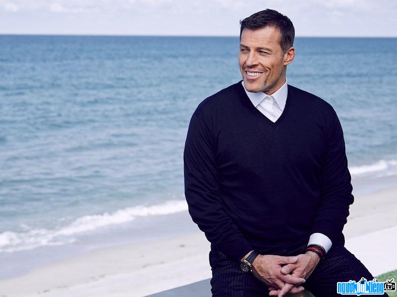 World famous speaker Tony Robbins