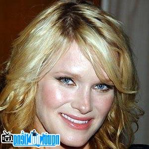 A New Picture Of Nicholle Tom- Famous TV Actress Hinsdale- Illinois