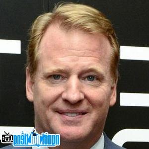Latest Picture of Business Executive Roger Goodell