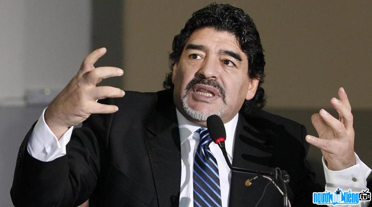 Hình ảnh mới nhất của danh thủ Diego Maradona