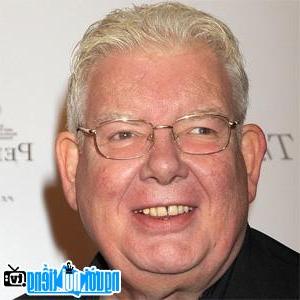 A portrait picture of Actor Richard Griffiths