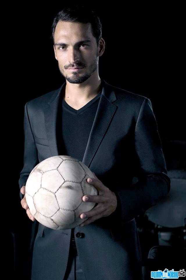 Another portrait of a football player Mats Hummels