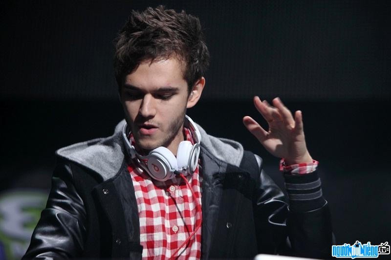 Bàn tay phù thủy của nhà sản xuất âm nhạc Zedd tạo ra nhiều hit khủng