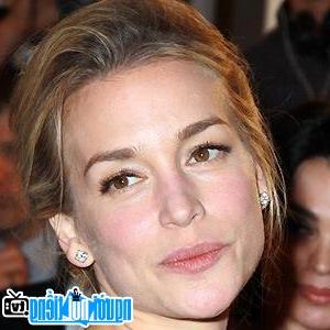 A New Picture Of Piper Perabo- Famous Actress Dallas- Texas