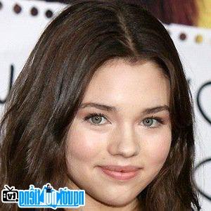 Latest Picture of Television Actress India Eisley