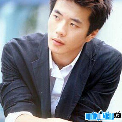 Romantic look of actor Kwon Sang-Woo